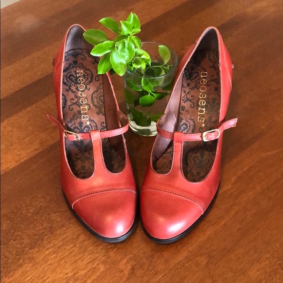 neosens Shoes - NEOSENS VINTAGE MARYJANES!!!